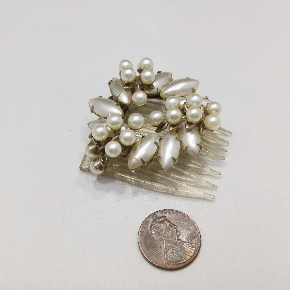 Vintage Wedding Hair Comb, Faux Pearls , 1950s, Bridal Hair Accessory, 2 Inches